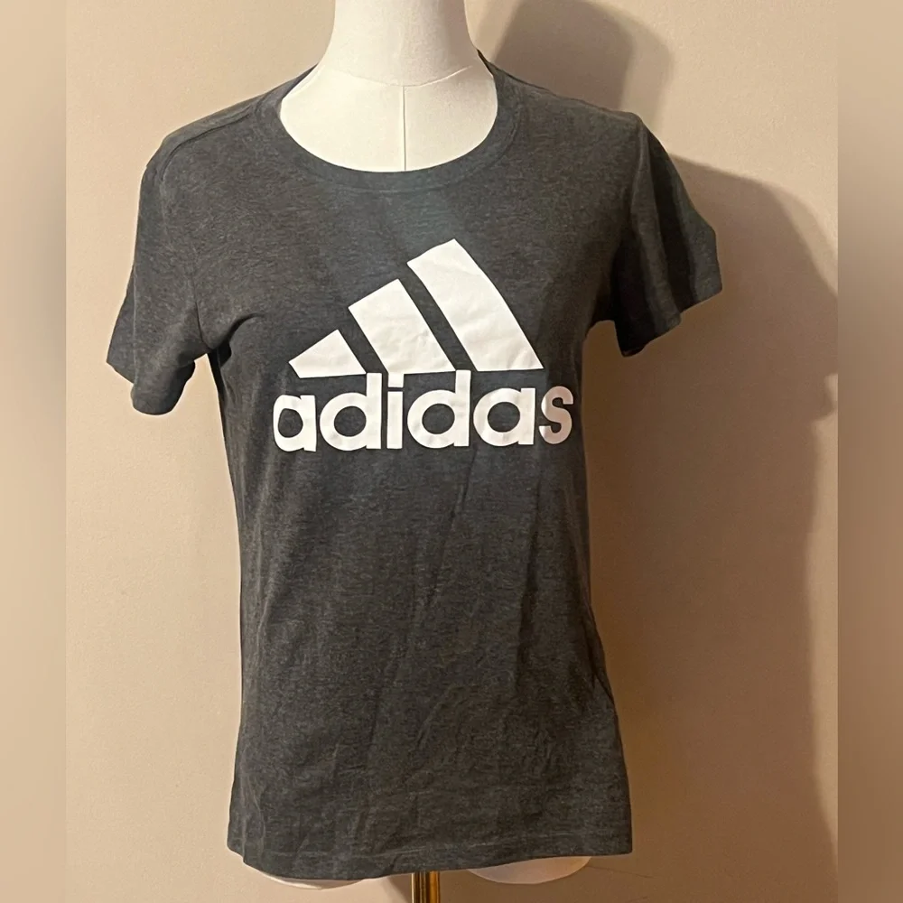 Like New Adidas T-Shirt